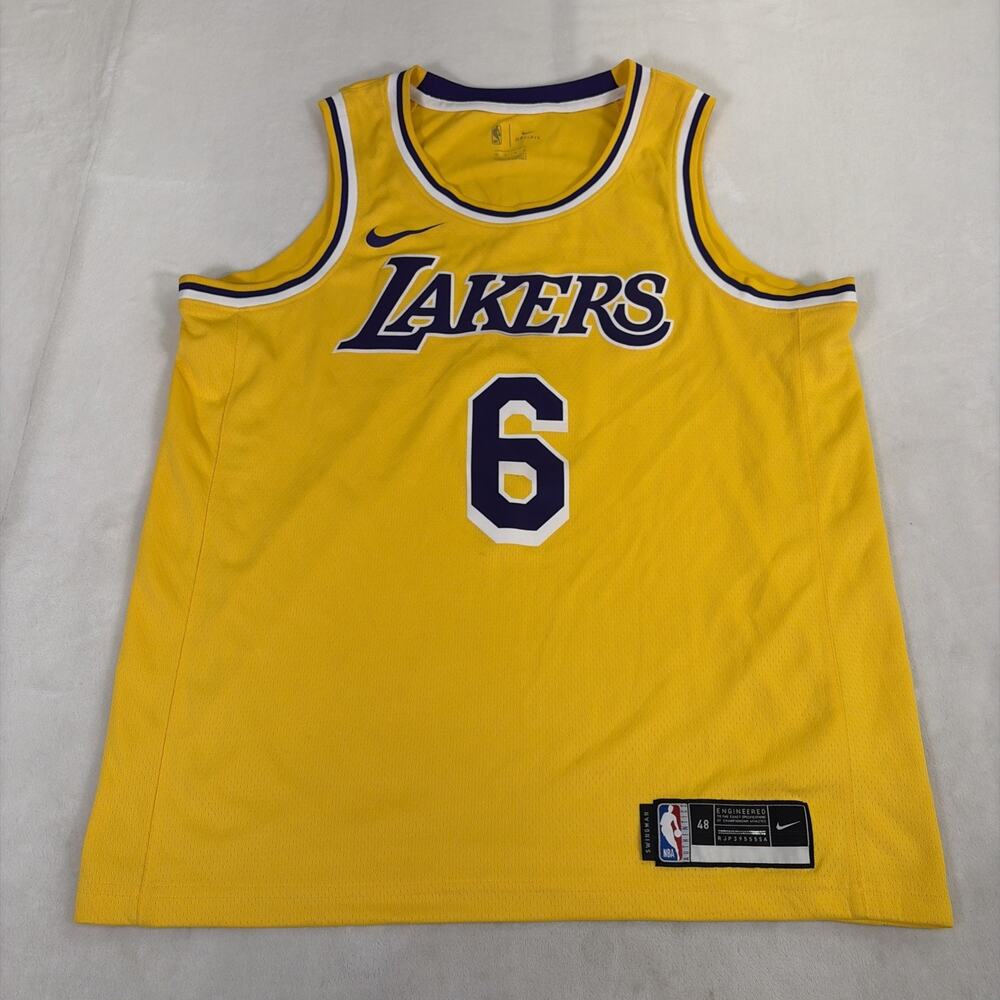 Nike NBA Los Angeles Lakers LeBron James #23 Adult Large Dri Fit Swingman Jersey
